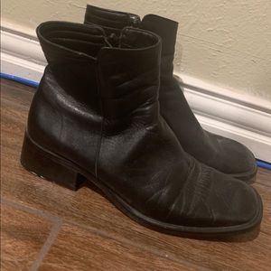 Vintage 90s ankle booties